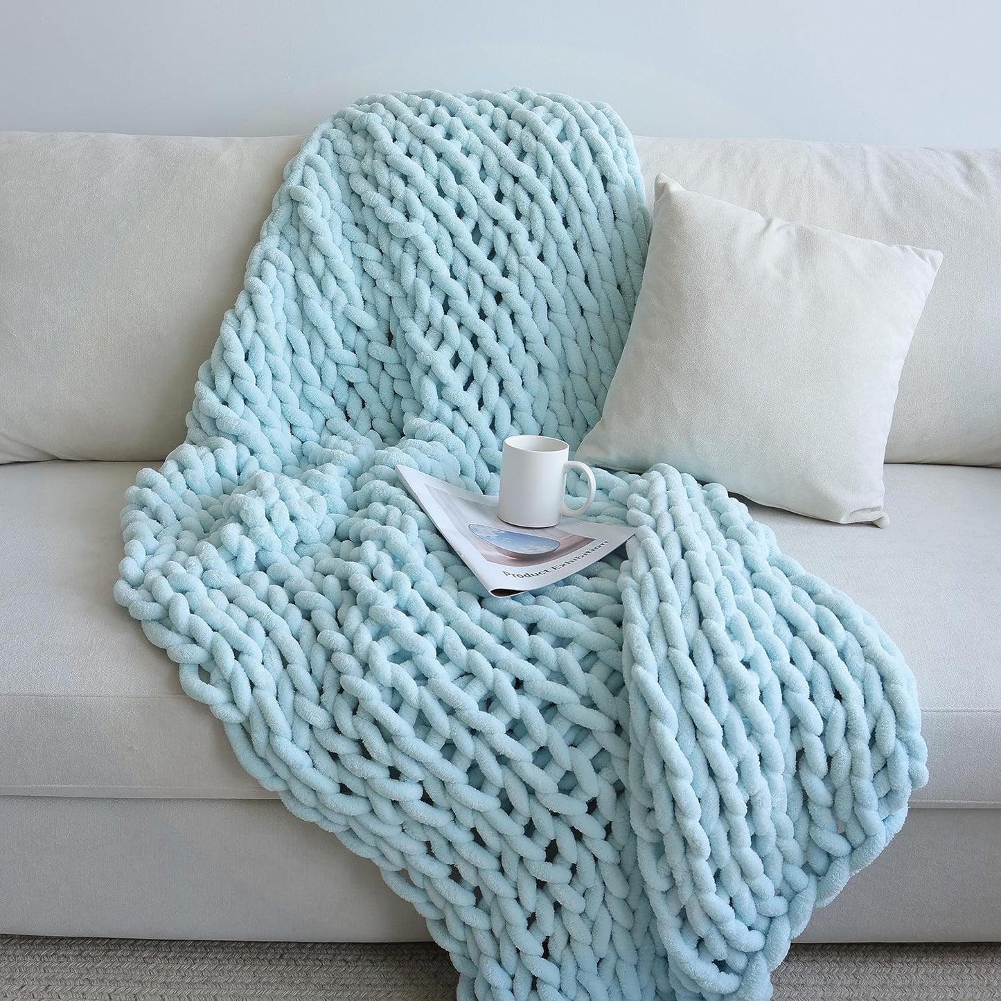 Maetoow Chenille Chunky Knit Blanket Throw （30×40 Inch）, Handmade Warm & Cozy Blanket Couch, Bed, Home Decor, Soft Breathable Fleece Banket, Christmas Thick and Giant Yarn Throws, Baby Blue