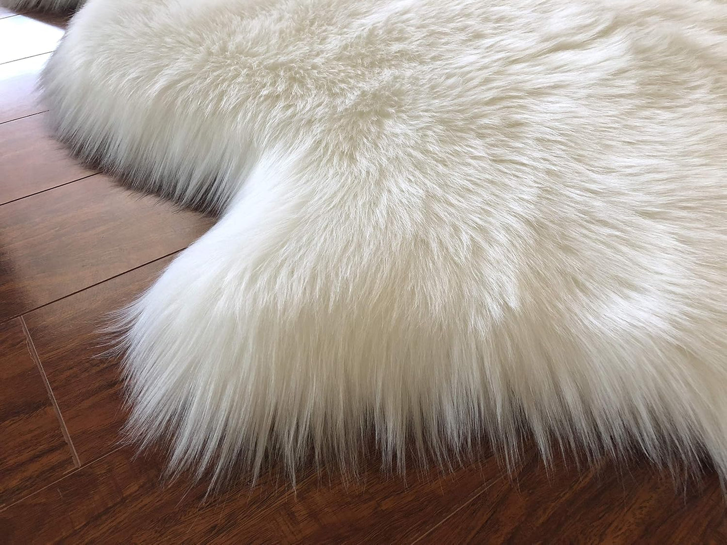 LAMBZY Faux Sheepskin Hypoallergenic Free Shape Silky Shag Rug, Luxury Shaggy Silky Plush Carpet for Bedrooms Rugs Living Room Kids Rooms Sofa Floor Rugs (Decto 10 Pelts 6'x10', 180x300cm,White)