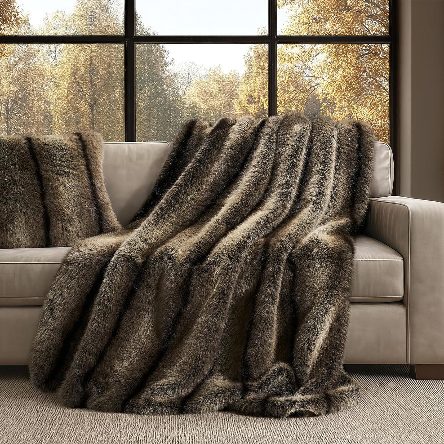 Luxury Faux Fur Throw Blanket, Soft Fluffy Faux Mink Blankets for Bed, Couch, Sofa, Thick Cozy Plush Warm Fur Throws with Reversible Velvet, Ombré Sable Brown, 60"x80"