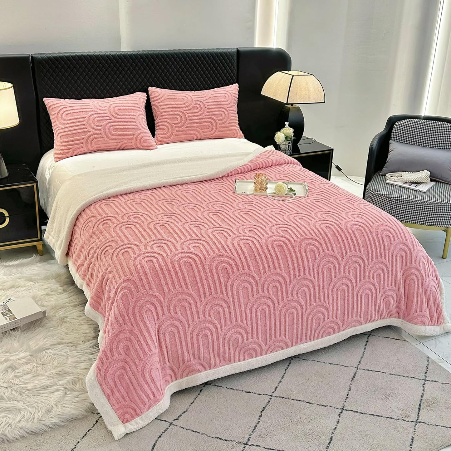 UKELER Sherpa Bed Blanket 80 × 90 inch, Ultra Soft Queen Size Throw Blanket for All Season, Cozy Plush Arch Fleece Blankets for Bedroom Living Room Dorm Hostel Sofa Camping, Pink
