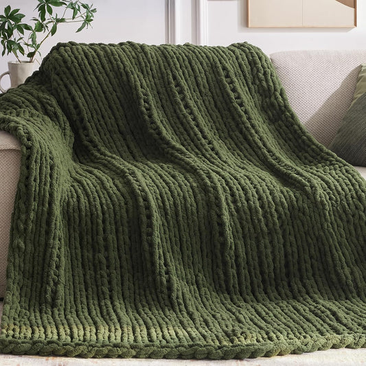 Chunky Knit Throw Blanket, 30''*40'' Knitted Throw Chenille Yarn for Bed Couch, Handmade Green Crochet Big Thick Blanket, Machine Washable Cute Comfy Blanket for Home Decor