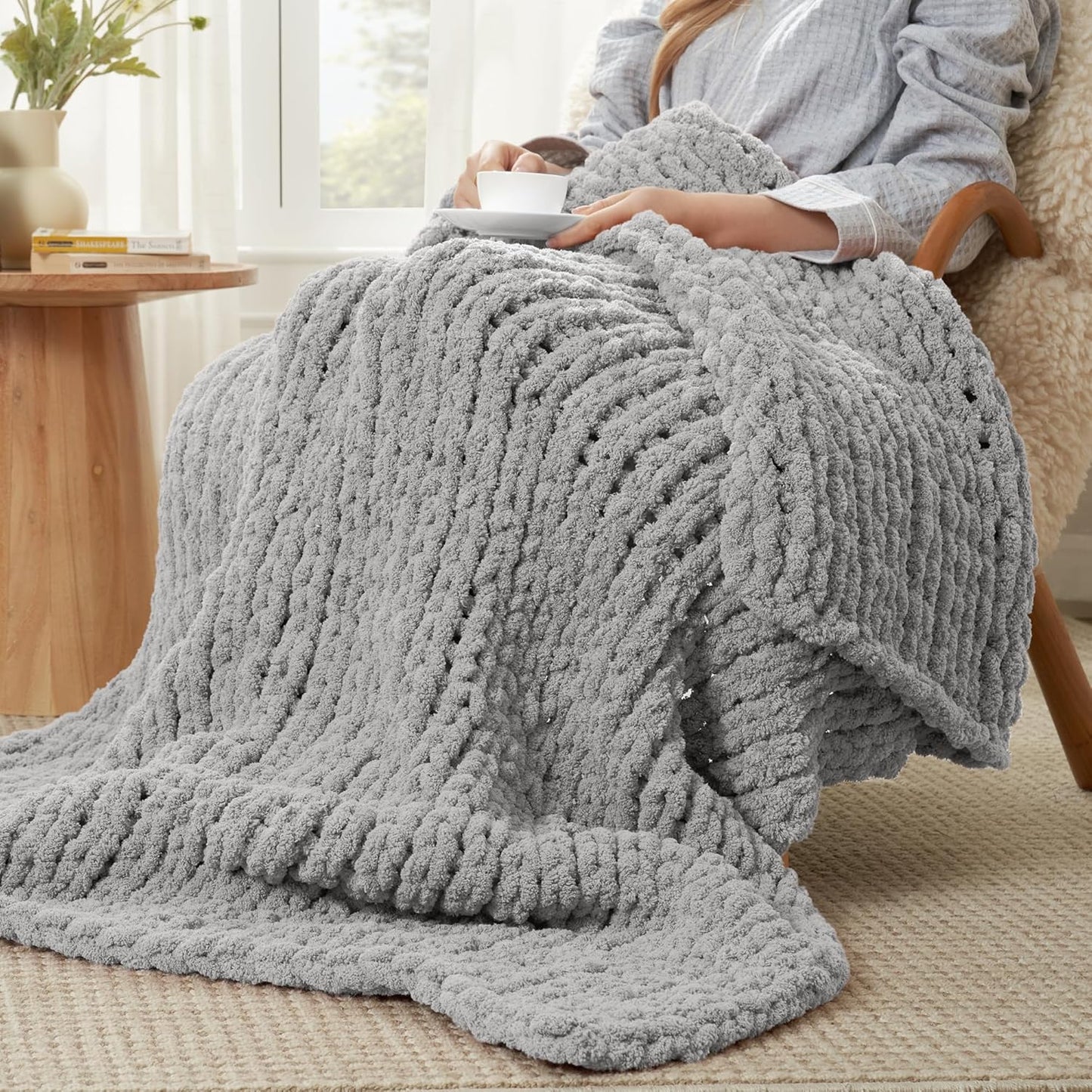Amélie Home Chunky Knit Throw Blanket for Couch, Soft Chenille Crochet Blanket for Children, 40"x50", Light Grey