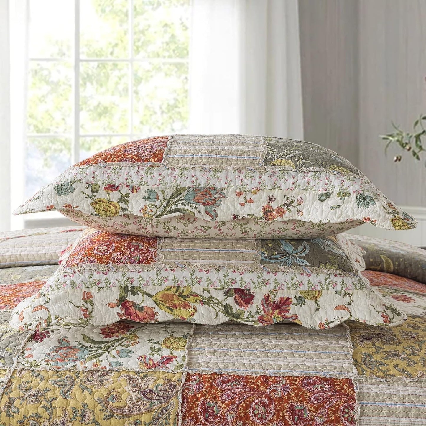 NEWLAKE Cotton Patchwork Bedspread, 3-Piece Bedding Quilt Set with Real Stitched Embroidery, Reversible Matelasse Bed Coverlet Set,Floral Paisley Grid with Lace,King Size