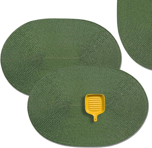 AHHFSMEI Placemats Set of 4 for Dining Table Washable Woven Vinyl Non-Slip 18x12 inches Placemat Heat-Resistant Durable Table Mats for Dining Table Easy to Clean (Oval Green, 4)