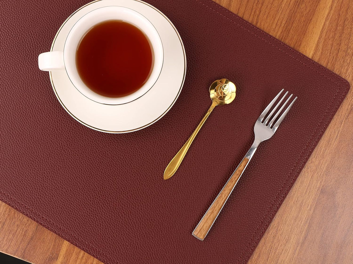 Set of 6 Faux Leather Placemats, PU Table Mats, Waterproof, Stain Resistant, Heat Resistant, Easy to Clean for Kitchen Dining Table,Conference Table