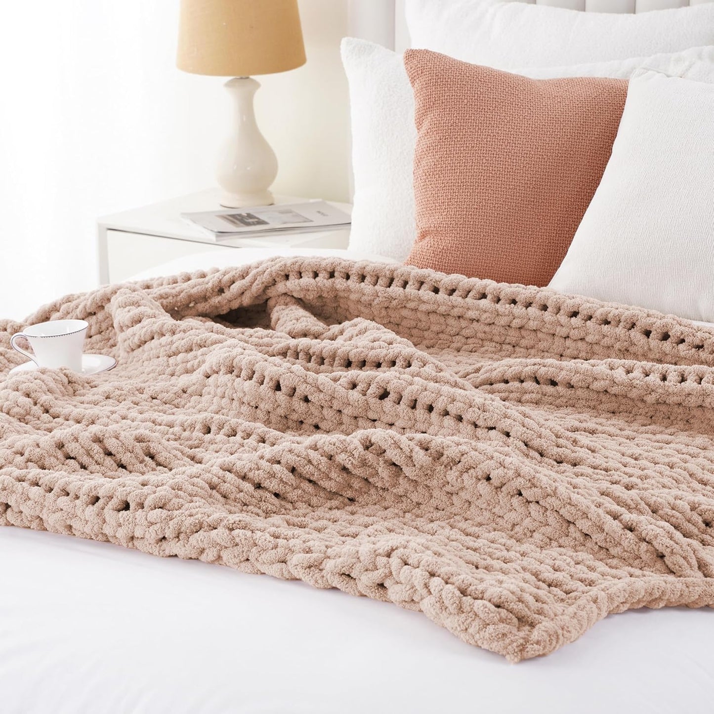 Battilo Chunky Knit Throw Blanket, Soft and Thick Chenille Throw Blanket, 50"x60" Handmade Cable Knit Crochet Blanket, Large Rope Knot Throw Blankets for Couch Sofa Bed Home Decor, Pink
